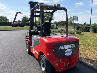 Chariot élévateur électrique Manitou ME 445 - 3