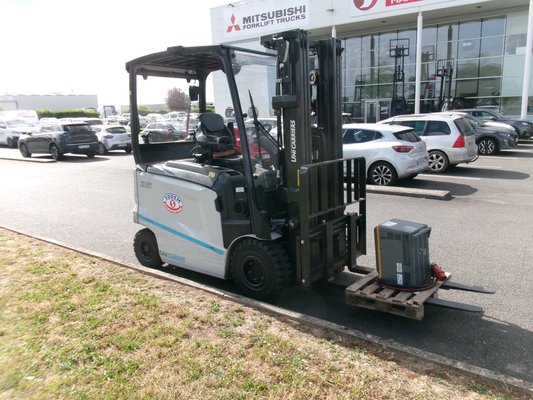 Chariot élévateur électrique UniCarriers MX25 - 1
