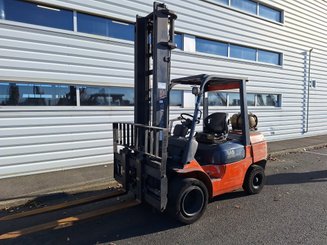 Chariot élévateur gaz Toyota 027FGFJF35 - 1