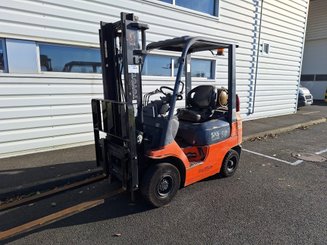 Chariot élévateur gaz Toyota 427FGF20LP - 1