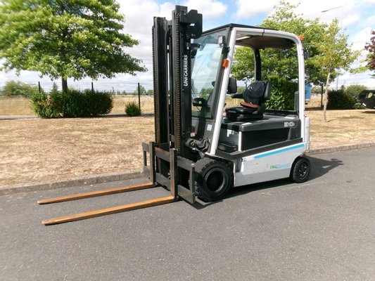 Chariot élévateur électrique UniCarriers QX2-30 - 1