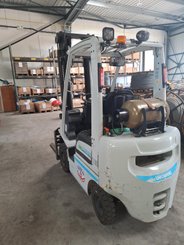 Chariot élévateur gaz UniCarriers DX18G - 1