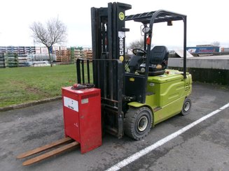 Chariot élévateur électrique Clark GEX25 - 1