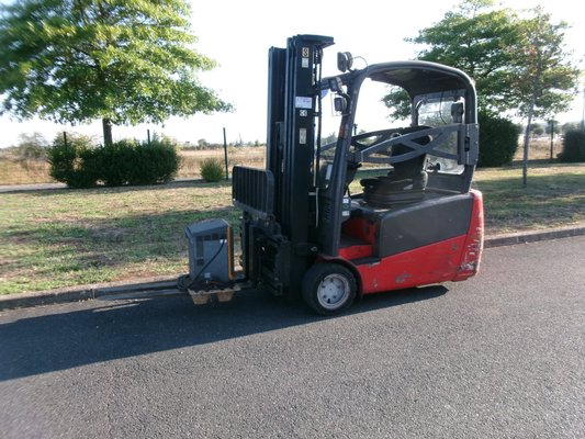 Chariot élévateur électrique Manitou ME 320 - 1