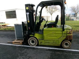 Chariot élévateur électrique Clark GEX25 - 1