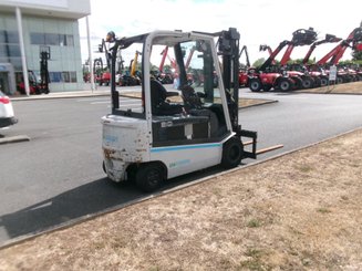 Chariot élévateur électrique UniCarriers QX2-30 - 3