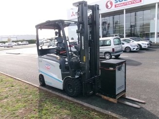 Chariot élévateur électrique UniCarriers MX25 - 3