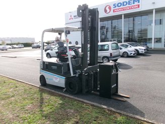 Chariot élévateur électrique UniCarriers QX2-30 - 3