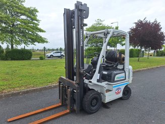 Chariot élévateur gaz UniCarriers DX18G - 1