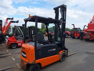 Chariot élévateur électrique Doosan B30-5 - 2