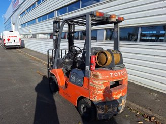 Chariot élévateur gaz Toyota 427FGF20LP - 2