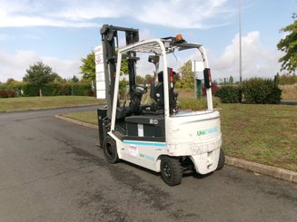 Chariot élévateur électrique UniCarriers QX2-30 - 1