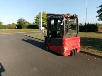 Chariot élévateur électrique Manitou ME 320 - 3