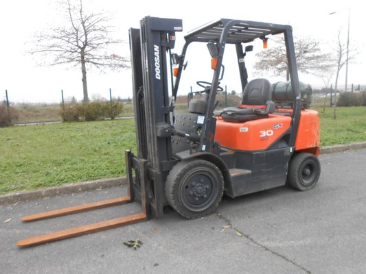 Chariot élévateur gaz Doosan G30GX - 1