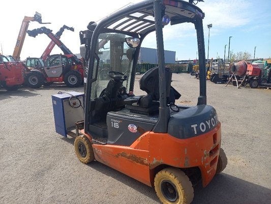 Chariot élévateur électrique Toyota 8FBMT16 - 1